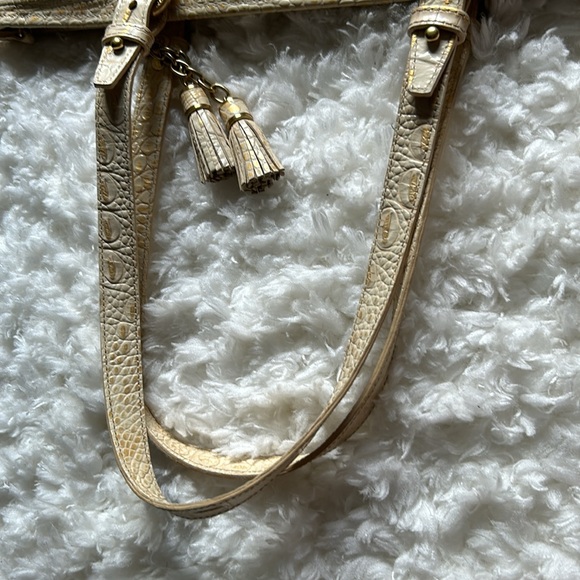 Beautiful Cream and gold shoulder Brahmin handbag. - Picture 9 of 11